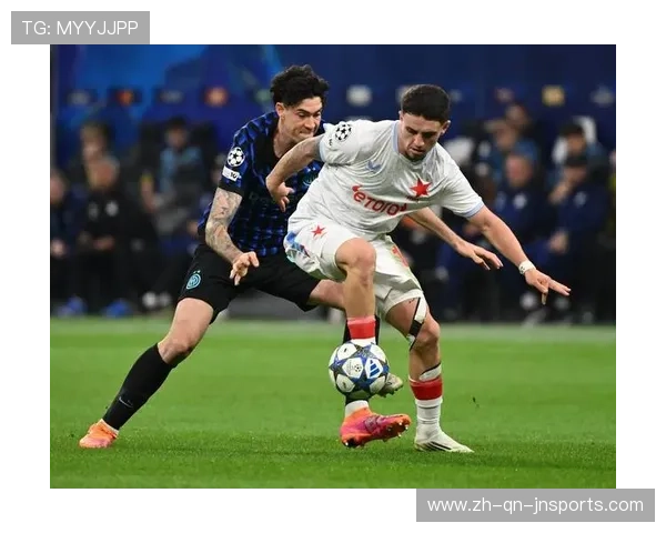 足球比赛中的球员沟通与协同作战